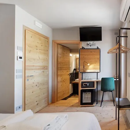 Tara, Luxury - “locanda Valmorel” 3* Limana