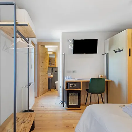 Tara, Luxury - “locanda Valmorel” Limana
