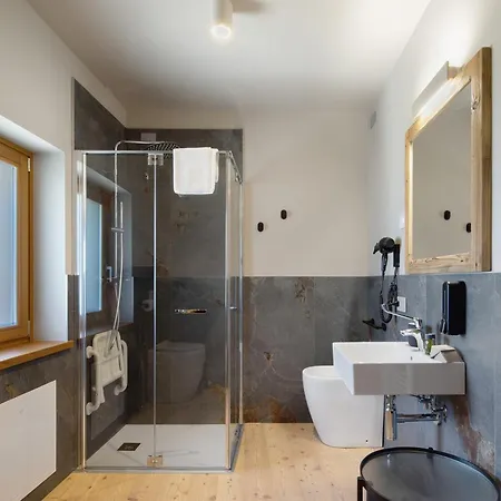 Pensionat Tara, Luxury - “locanda Valmorel” Limana
